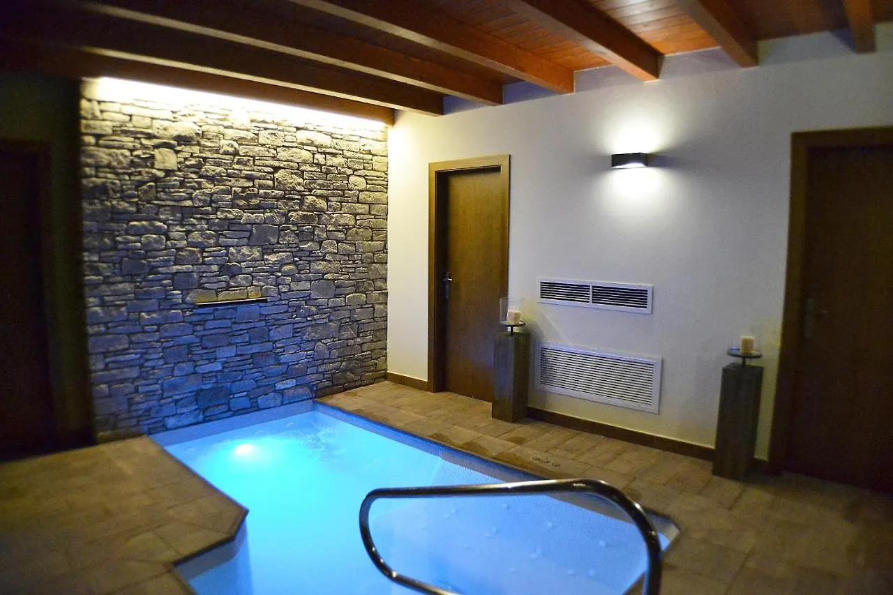 Alba D'Esteve. Casa Rural Espot