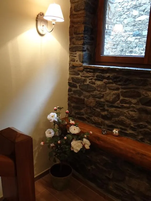 Alba D'Esteve. Casa Rural Espot 0*,  Spain